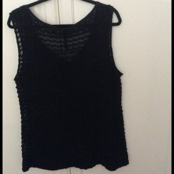 Skye's the Limit, Black Lace Tie Front Neck Top Size XLarge - Picture 5 of 9